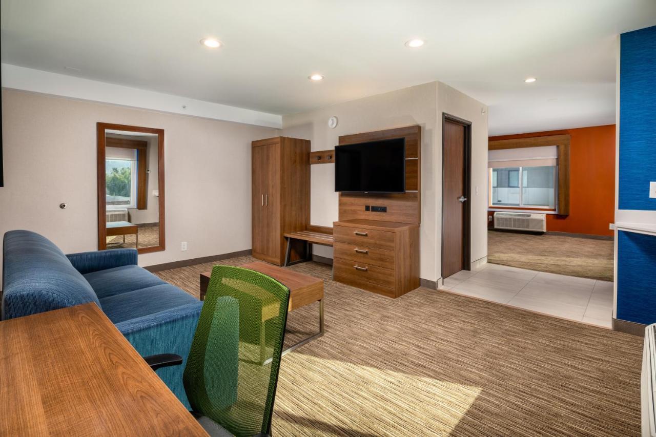 Holiday Inn Express & Suites Chatsworth By Ihg Λος Άντζελες Εξωτερικό φωτογραφία